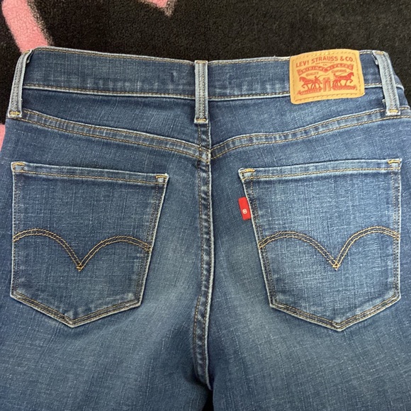 Ladies Levi’s jeans - Picture 4 of 7